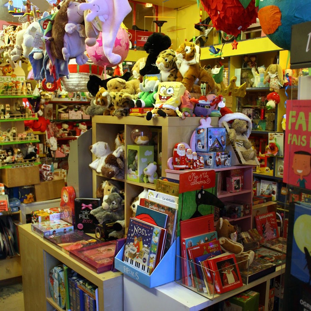 Les Louloutins Children's books & games Paris France 3
